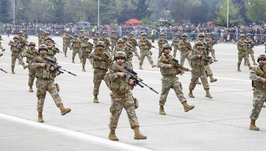 Presidente Boric aprueba Alto Mando 2024 del Ejército: 12 generales pasan a retiro