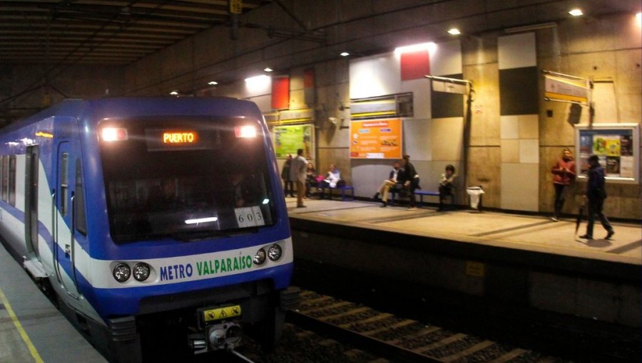 Hombre fue apuñalado al interior de un vagón en la estación Viña del Mar del Metro: todos los pasajeros fueron evacuados