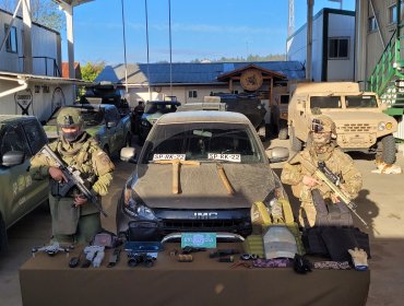 Municiones, armas y chalecos antibalas incautados por Carabineros y la Armada en Tirúa