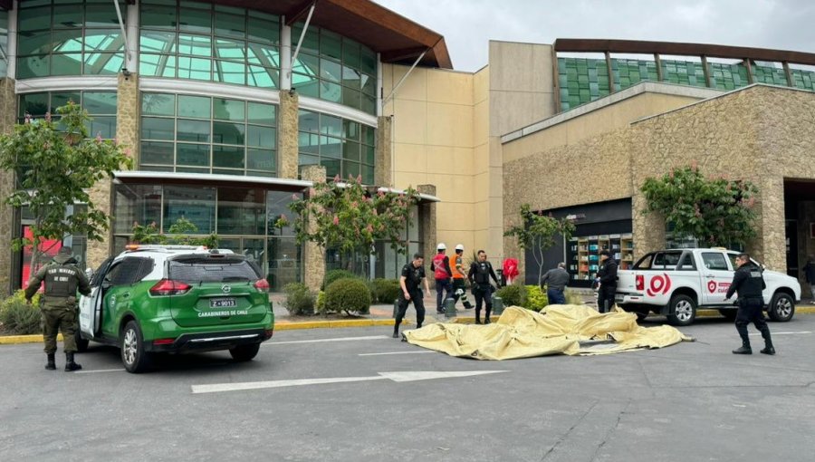 Tres centros comerciales en Concepción fueron evacuados tras detonaciones: al menos a siete personas lesionadas