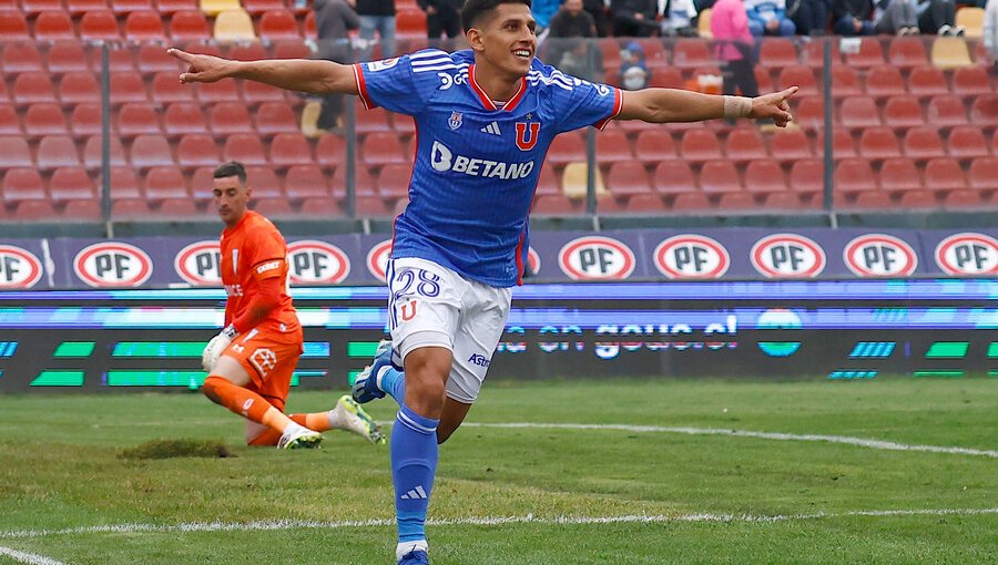 Universidad de Chile se impuso a una irreconocible Universidad Católica y se quedó con el clásico universitario