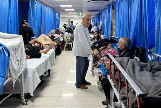 OMS advierte que el hospital más grande de Gaza "se está convirtiendo en un cementerio"