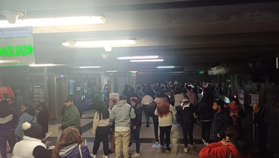 Más de mil personas se movilizaron en tren después del cierre de la Teletón en la Quinta Vergara de Viña del Mar