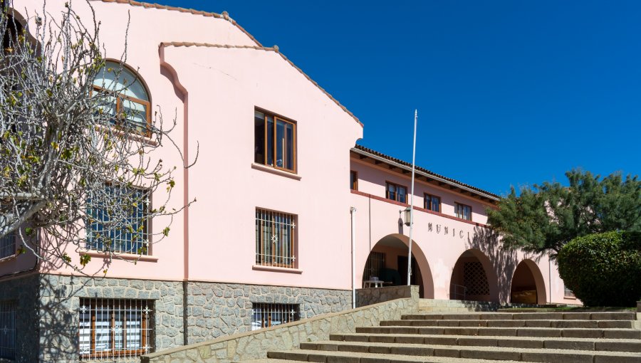 Piden a Contraloría y al Consejo de Defensa del Estado que intervengan ante presunto desfalco millonario en la Municipalidad de Algarrobo