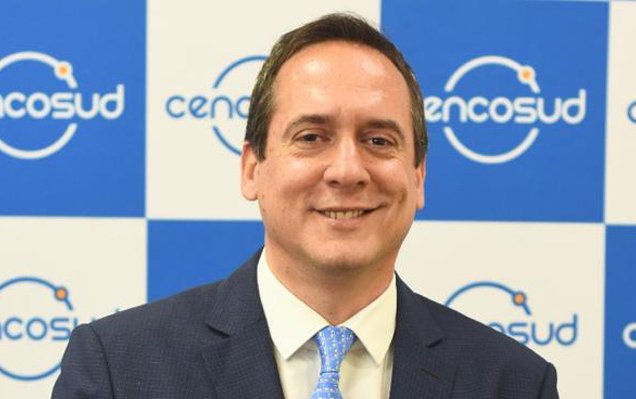 Ex CEO de Cencosud pide en tribunales anular millonaria multa por uso de información privilegiada