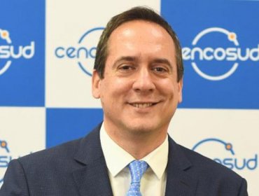 Ex CEO de Cencosud pide en tribunales anular millonaria multa por uso de información privilegiada