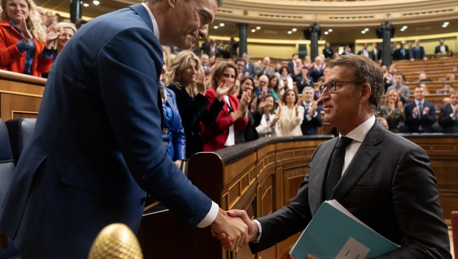 Pedro Sánchez consigue la mayoría absoluta en el Congreso y es reelegido Presidente en España