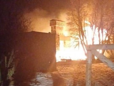 Casa y bodega fueron destruidas por atentado incendiario en Los Sauces, Región de la Araucanía