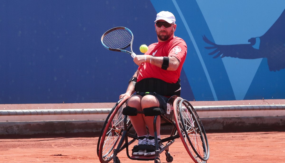 Chileno Diego Pérez pasa a los cuartos de final del tenis en silla de