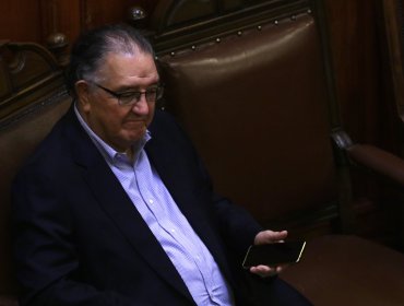 Senador Huenchumilla (DC) advierte confusión "de al menos cinco años" si se aprueba texto constitucional