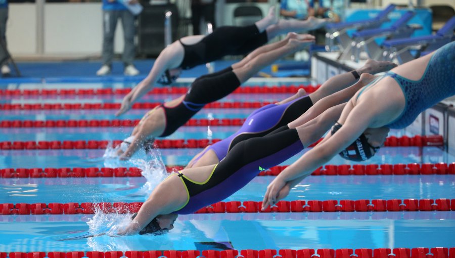 Francisca Neiman gana medalla de bronce para Chile en 100 metros pecho