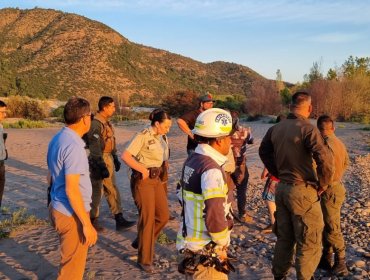 Con helicóptero y un dron retoman búsqueda de madre y su hijo que cayeron a las aguas del río Tinguiririca