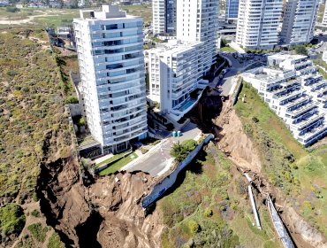 Denuncian que tres de los cinco drones de la Delegación Presidencial fueron destinados a los edificios de Reñaca afectados por socavones