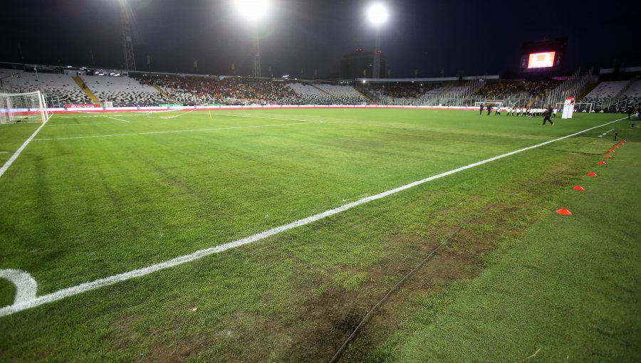 La idea que surgió en Colo-Colo para proteger el césped del Monumental y recibir a U. Española