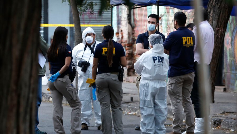 Hombre muere asesinado a balazos en la vía pública: Bala loca hirió a vecino mientras dormía