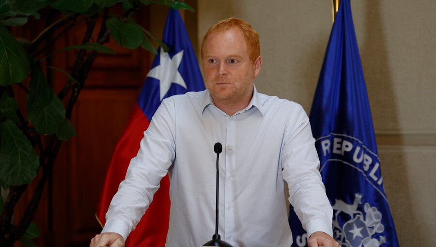 “Rojo” Edwards deja Republicanos para formar nuevo movimiento