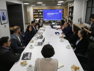 Comisión contra la Desinformación sugiere entregar facultades al Servel para denunciar "fake news"