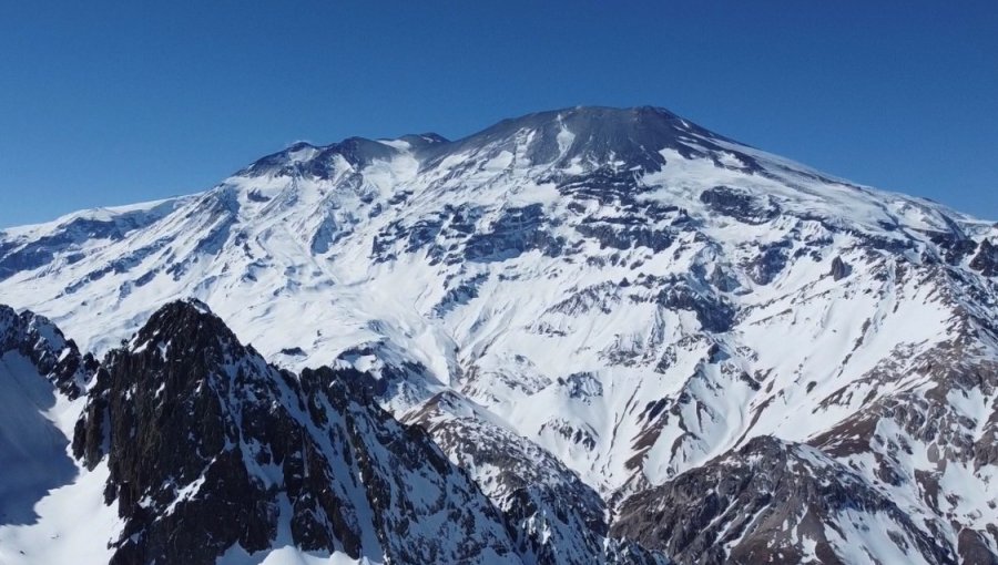 Intenso operativo de búsqueda de tres ciudadanos argentinos perdidos en el cerro Marmolejo