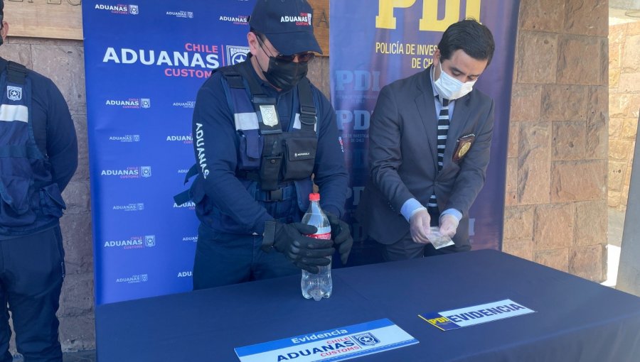 Incautan ketamina líquida oculta en una botella en el paso fronterizo Los Libertadores