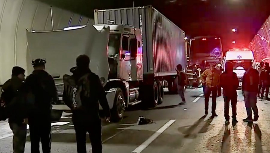 Tragedia carretera en Casablanca: un fallecido deja colisión entre dos camiones y un bus en la ruta 68 en dirección a Santiago