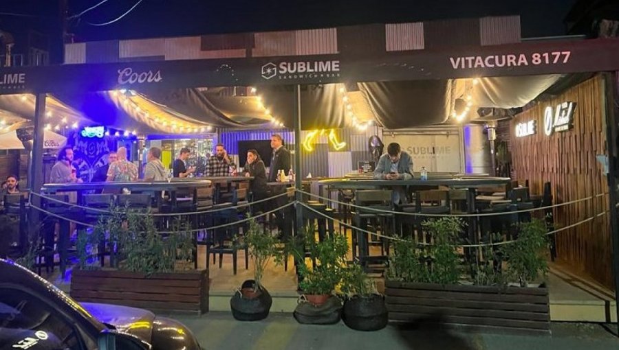 Detienen a seis crupiers y al regente de un casino ilegal ubicado en un bar de Vitacura