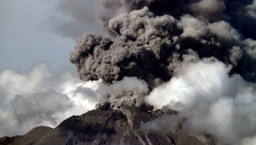 Ascienden a 22 los alpinistas muertos por erupción de volcán Merapi en Indonesia