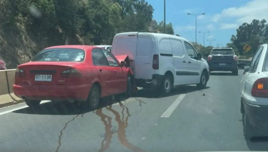 Un lesionado debió ser rescatado en accidente de tránsito en Camino Internacional