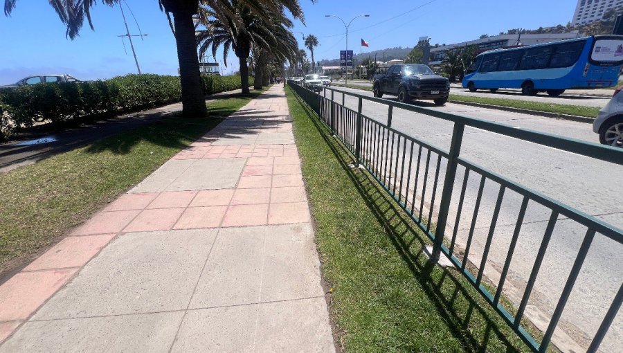 Instalan barandas de protección en todo el tramo Las Salinas del borde costero de Viña del Mar