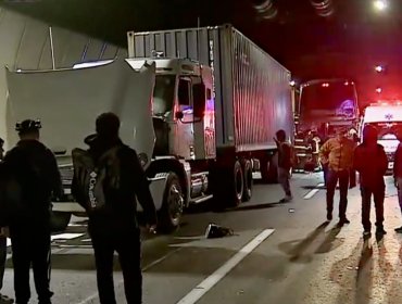 Tragedia carretera en Casablanca: un fallecido deja colisión entre dos camiones y un bus en la ruta 68 en dirección a Santiago