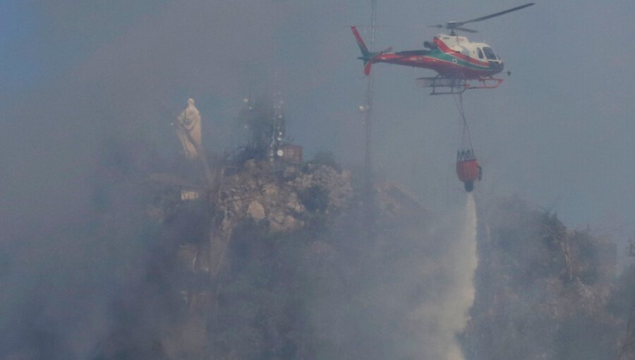 Conaf activó Botón Rojo en Región Metropolitana por peligro de propagación de incendios forestales