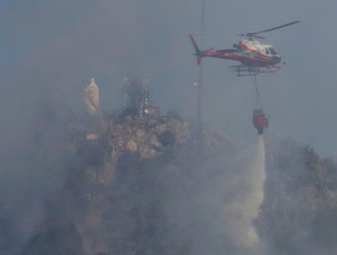 Conaf activó Botón Rojo en Región Metropolitana por peligro de propagación de incendios forestales