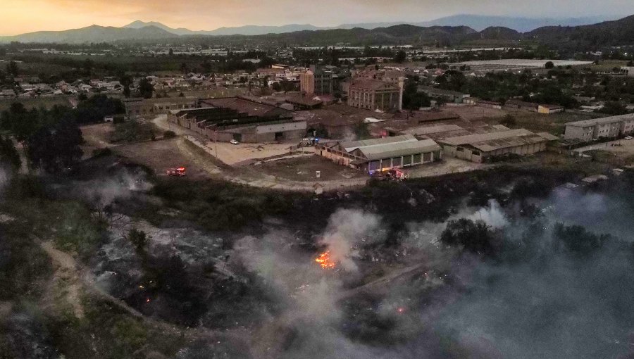Lo último del incendio de Limache: 480 hectáreas consumidas, se confirma 20 casas afectadas y corte de Ruta hasta Villa Alemana