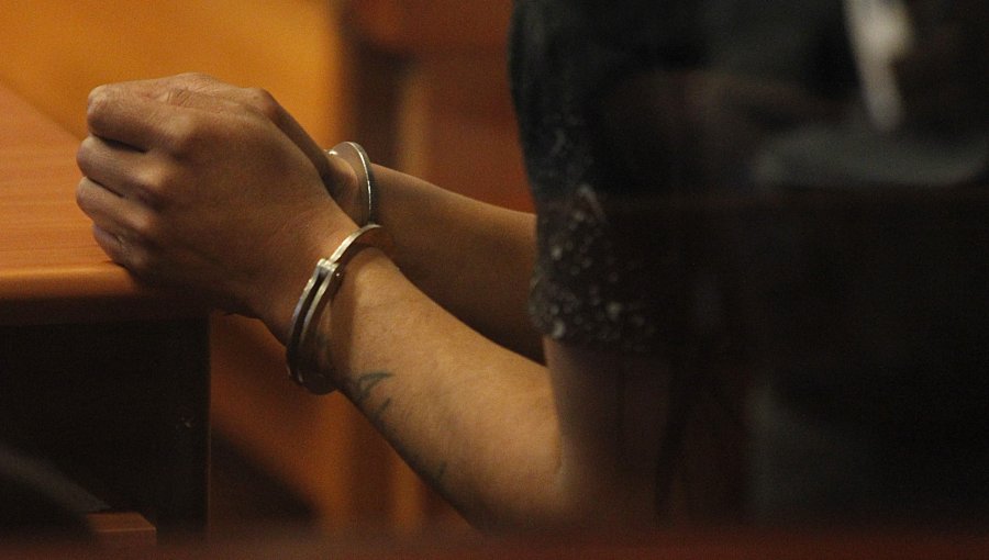 Femicidio frustrado en Limache: en prisión preventiva queda acusado de intentar matar a su pareja con un cable de teléfono