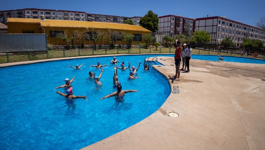 Quilpué dio inicio al verano con la apertura de sus piscinas municipales en Belloto Sur