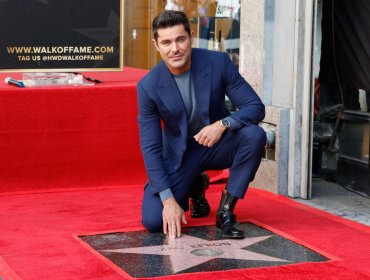 Zac Efron fue reconocido con su estrella en el Paseo de la Fama de Hollywood