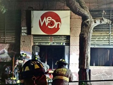 Incendio dejó daños considerables en el bar We On de la subida Ecuador de Valparaíso