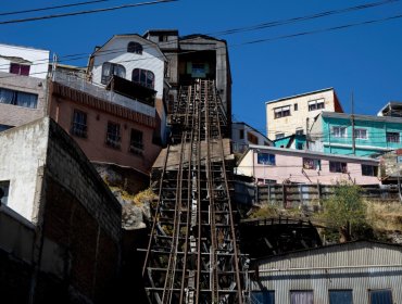 Gobierno Regional traspasará fondos al Municipio de Valparaíso para el proyecto de recuperación del ascensor Lecheros