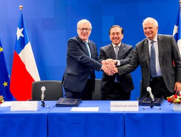 Tras cinco años de negociaciones, Chile y la Unión Europea firman modernización del acuerdo comercial vigente desde 2003