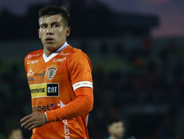 El volante Felipe Villagrán se convirtió en el primer fichaje de Everton para 2024