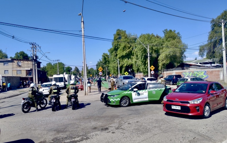 Carabinero fue baleado durante intento de asalto frente a local de votación en Quilicura