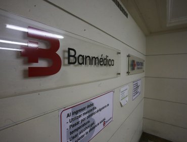 Banmédica y Vida Tres renuncian a la Asociación de Isapres en medio de crisis que vive la industria