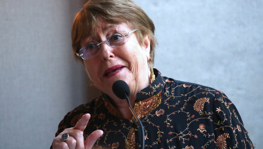 Ex Presidenta Bachelet: "No están los tiempos para darse gustitos políticos"