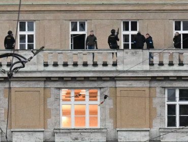 Al menos 15 muertos y decenas de heridos en tiroteo en una universidad en el centro de Praga