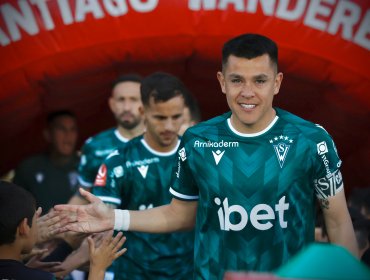 Renovación de Carlos Muñoz se complica y Wanderers sondea a otros tres delanteros