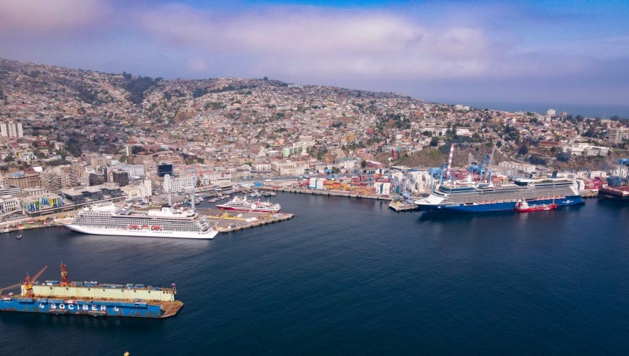 Valparaíso recibe a más 8 mil visitantes por recalada de tres cruceros