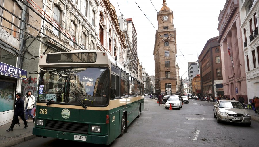 Valparaíso esperará el 2024 con viajes gratuitos en los míticos trolebuses: habrá narradores de historias porteñas y músicos en vivo