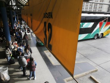 Denuncian eventual colusión por alza de precios de pasajes para viajar hacia Valparaíso y Viña del Mar para Año Nuevo