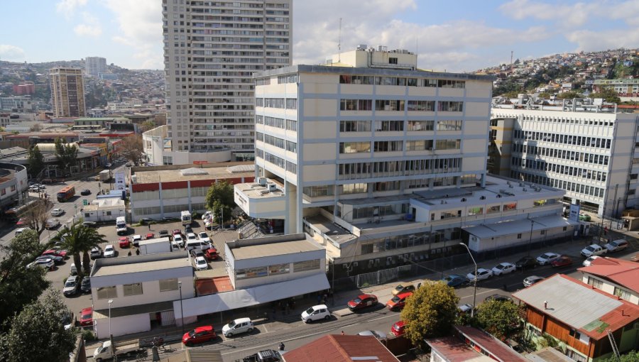 Más de un centenar de funcionarios reclutados durante la pandemia seguirán vinculados al Hospital Van Buren de Valparaíso