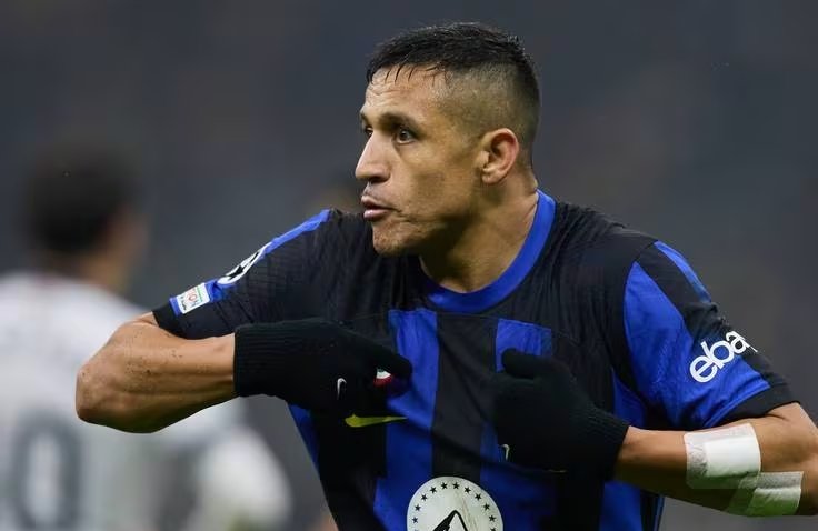 Alexis Sánchez ingresó sobre el final en empate del Inter ante Genoa por la Serie A de Italia