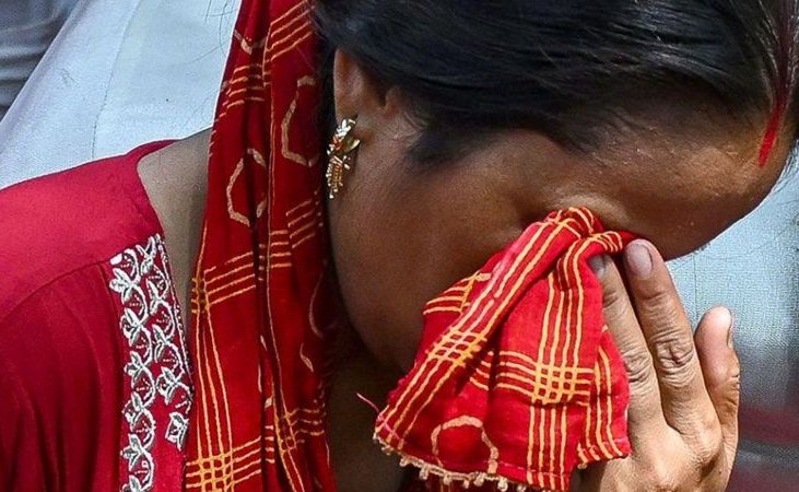 La humillante tradición de hacer desfilar a mujeres desnudas como castigo en India